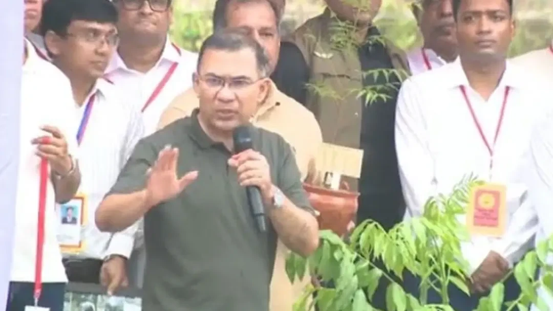 গাছ লাগালেই দায়িত্ব শেষ নয়, শিশুর মতো যত্ন নিতে হবে’