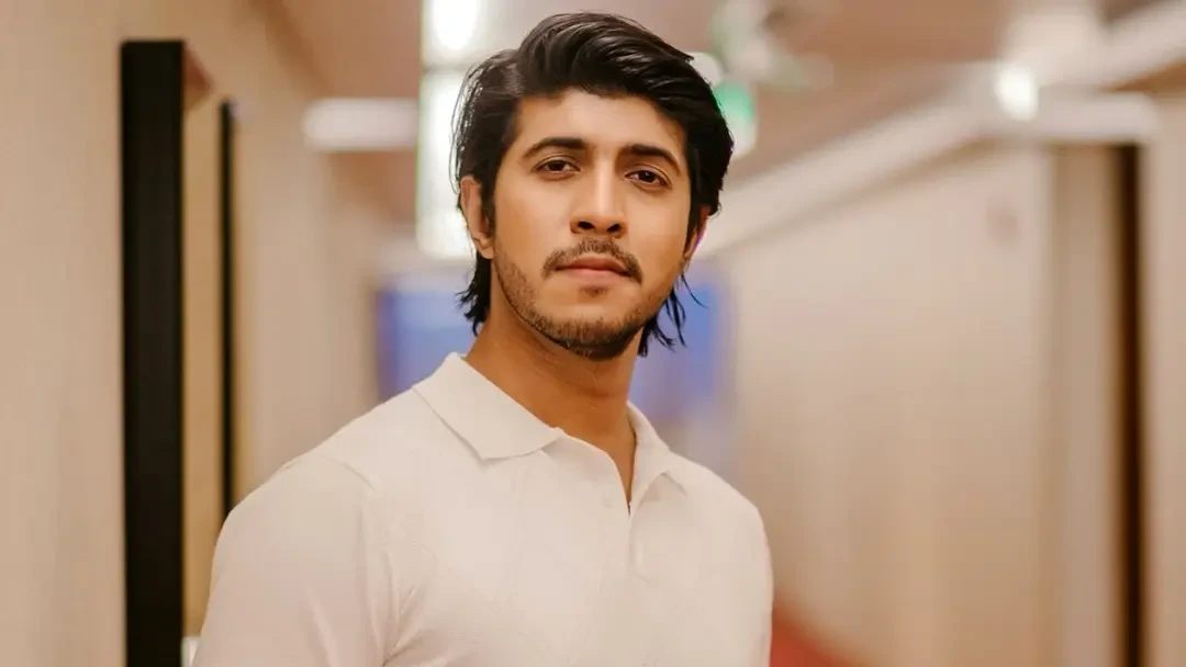 বন্যার্তদের পাশে অভিনেতা তৌসিফ