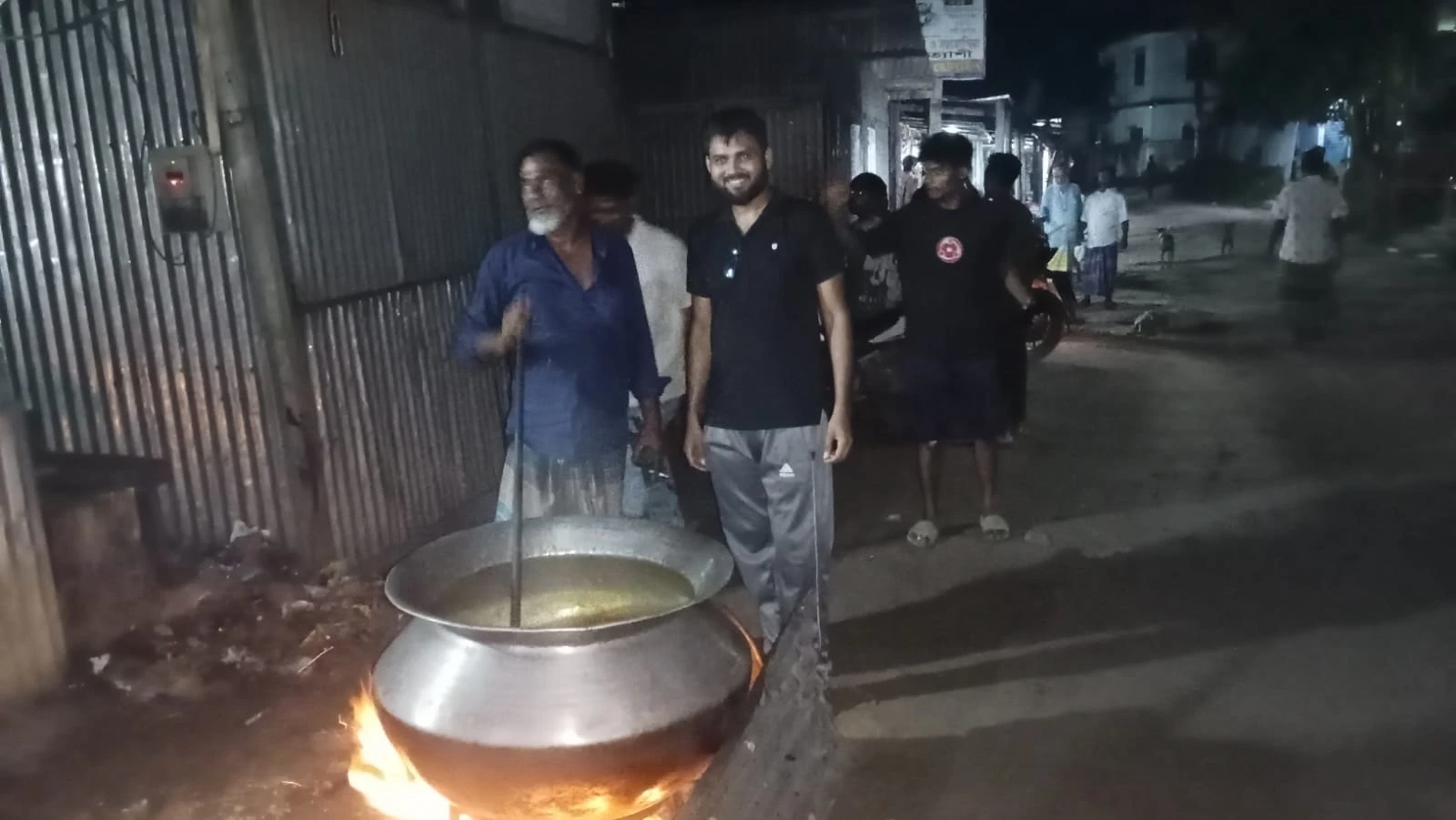 বিশ্বকাপ ফাইনাল ঘিরে উৎসবের নগরী বাংলাদেশ