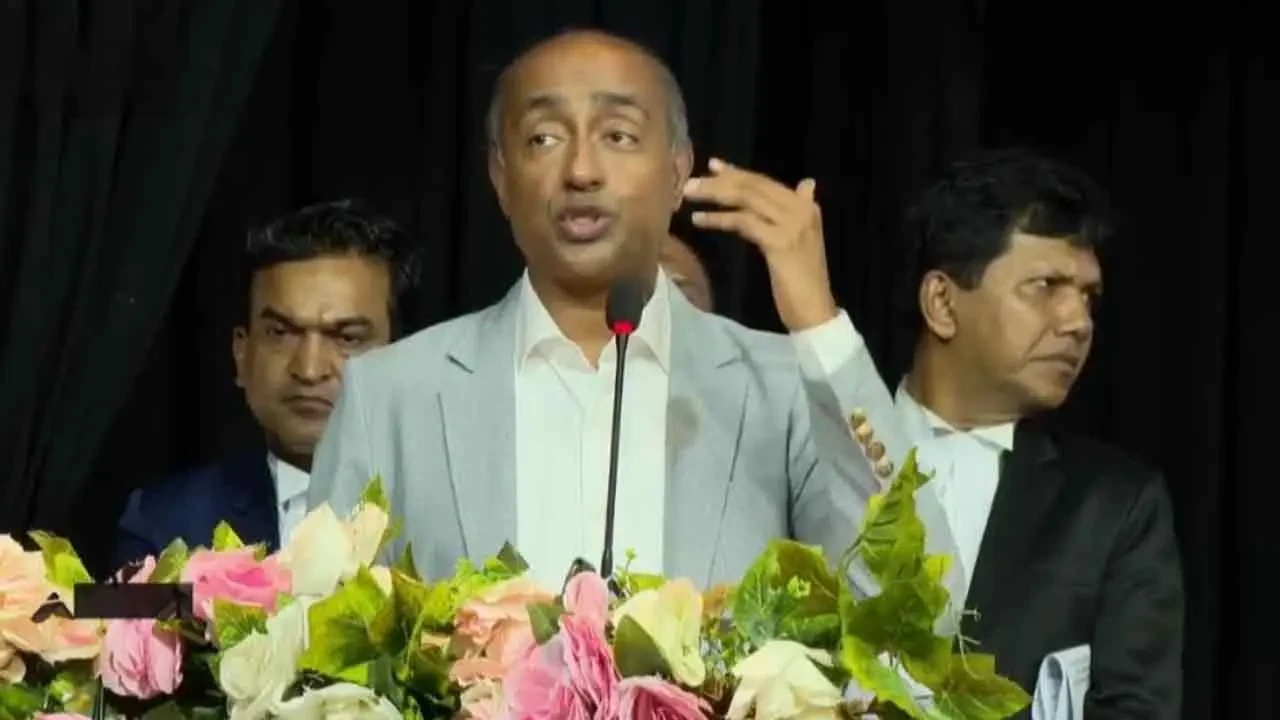 সাবেক রাষ্ট্রপতির বিরুদ্ধে দুর্নীতির অভিযোগ খতিয়ে দেখছে সরকার: আইনমন্ত্রী