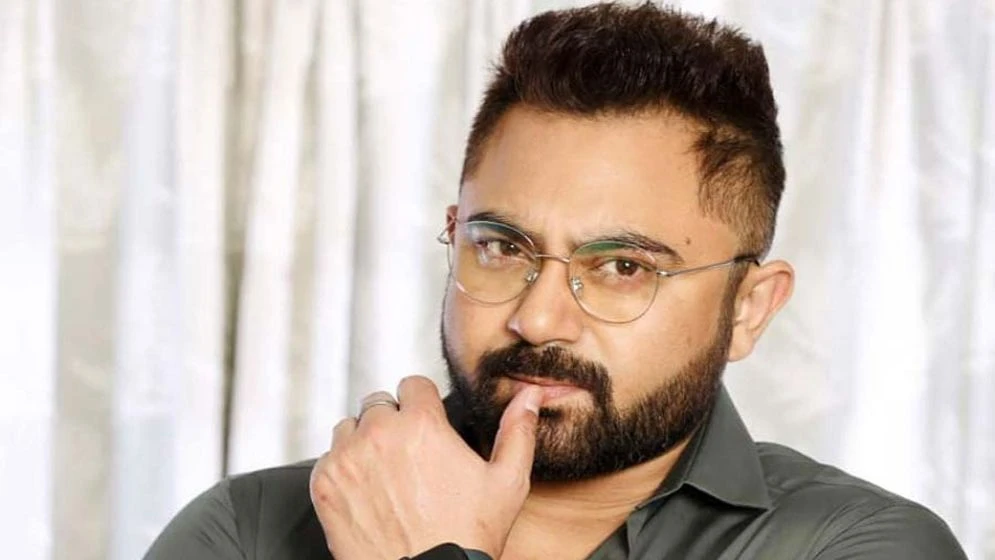 আর্থিক প্রতারণার অভিযোগে সোহম চক্রবর্তীর বিরুদ্ধে মামলা