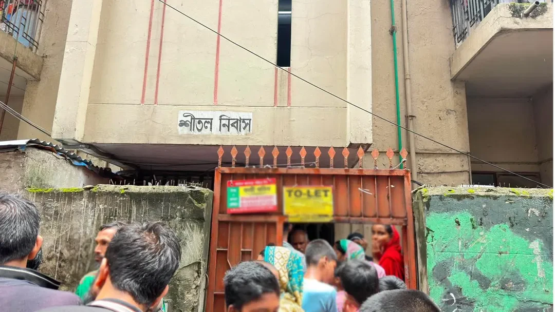 স্ত্রী-শাশুড়িকে খুন করে কলাবাগান থানায় হাজির হলেন যুবক