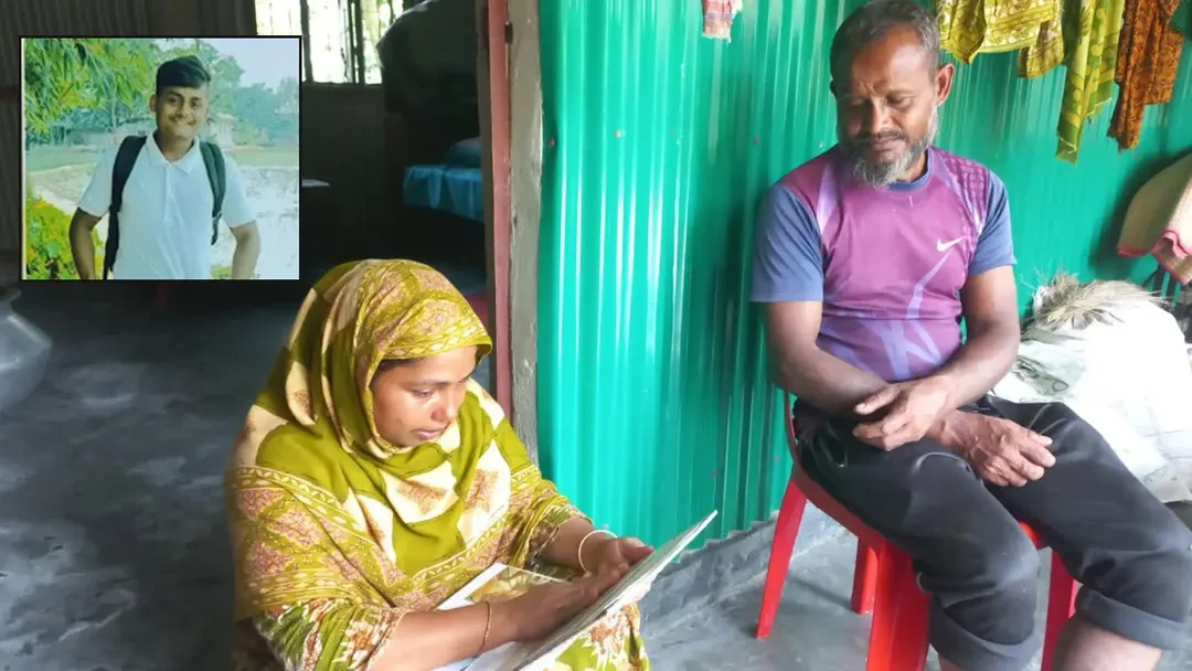 ছেলের ছবি বুকে জড়িয়ে কাঁদেন মা, ন্যায়বিচারের অপেক্ষায় বাবা