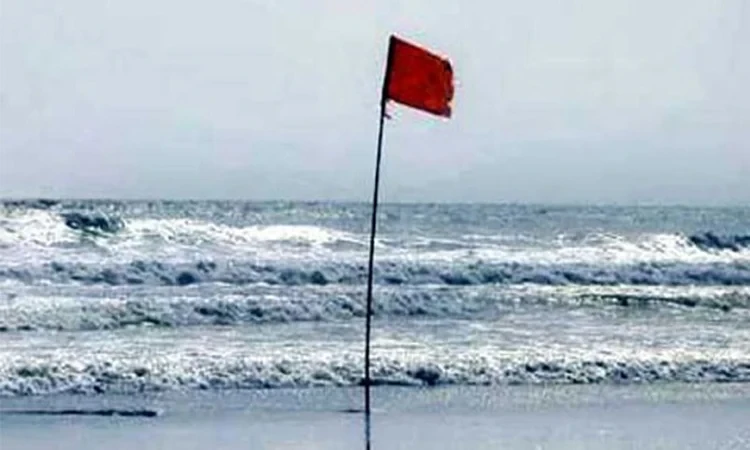 সমুদ্রবন্দরে ৩ নম্বর সতর্ক সংকেত