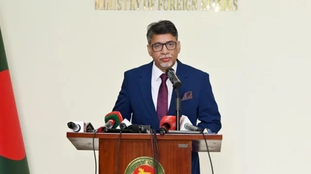 অনুকূল পরিবেশ তৈরি না হলে ভারত সফরে যাবেন না প্রধানমন্ত্রী