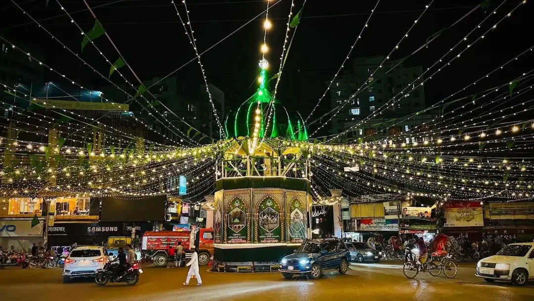 জশনে জুলুসে বর্ণিল সাজে চট্টগ্রাম, তোরণ-আলোকসজ্জায় উৎসবের আমেজ