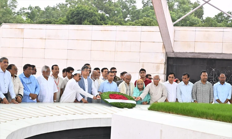 বিএনপির প্রতিষ্ঠাবার্ষিকী উপলক্ষে বাবা-মায়ের কবরে প্রধানমন্ত্রীর শ্রদ্ধা