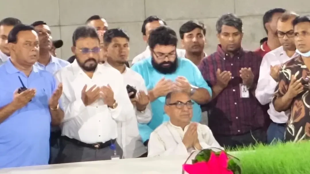 জিয়াউর রহমান ও খালেদা জিয়ার কবর জিয়ারত করলেন মির্জা আব্বাস