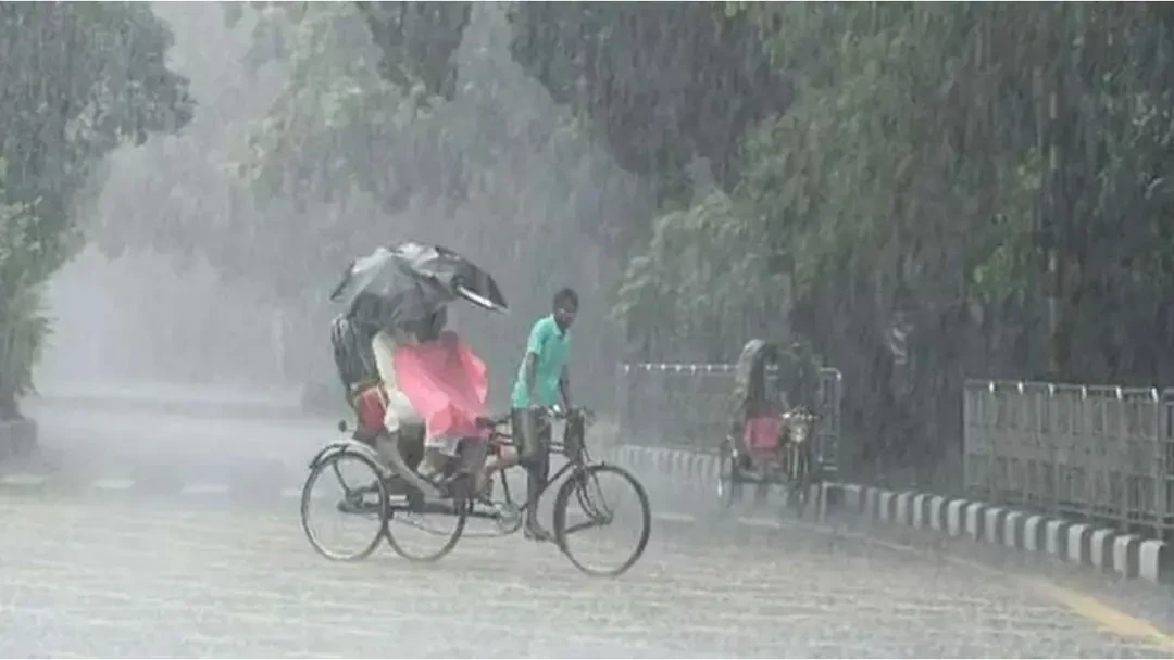 রাতের মধ্যে আট অঞ্চলে ঝোড়ো হাওয়াসহ বৃষ্টির আভাস